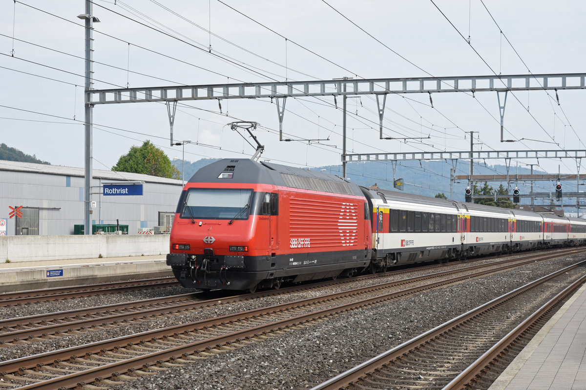 Re 460 054-0, durchfährt den Bahnhof Rothrist. Die Aufnahme stammt vom 16.09.2018.