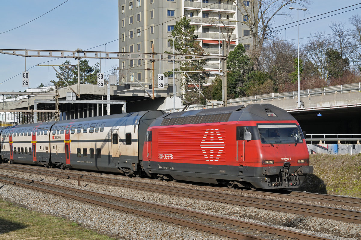 Re 460 059-9 fährt Richtung Bahnhof Muttenz. Die Aufnahme stammt vom 24.01.2018.