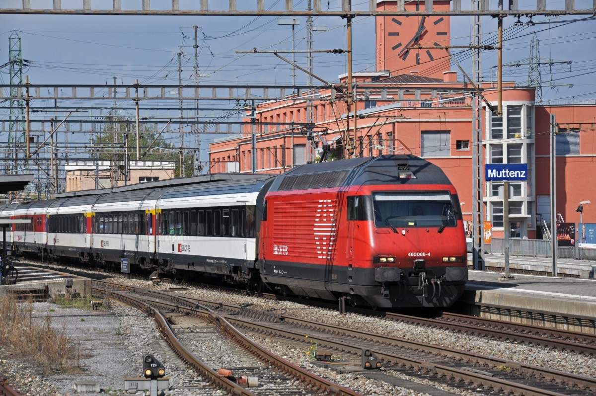 Re 460 066-4 durchfährt den Bahnhof Muttenz. Die Aufnahme stammt vom 22.09.2014.