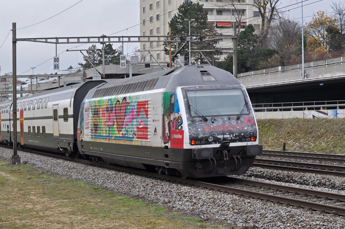 Re 460 099-5, mit der Mobiliar - Gottardo 2016 Werbung, fährt Richtung Bahnhof SBB. Die Aufnahme stammt vom 20.11.2017.