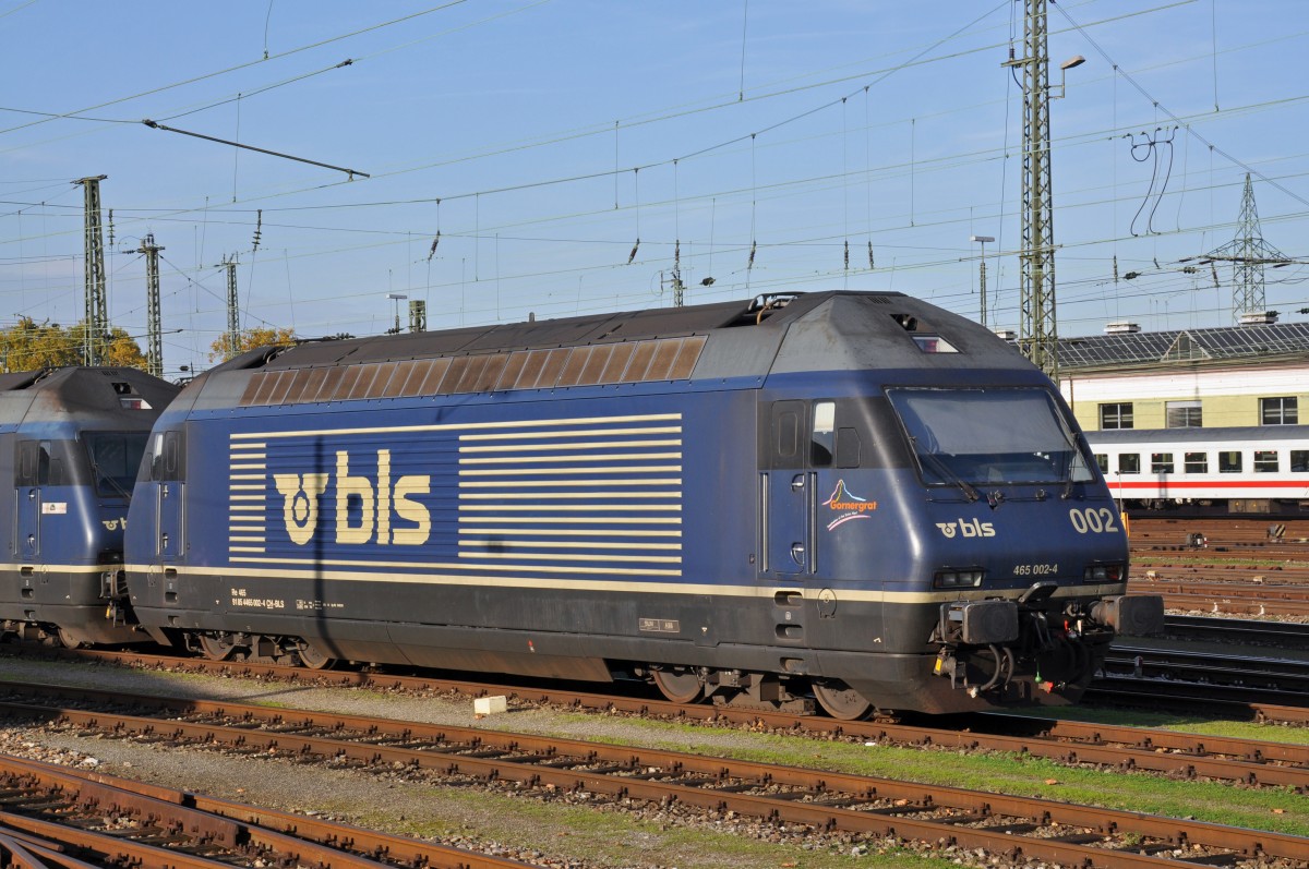 Re 465 002-4 wartet am Badischen Bahnhof auf den nächsten Einsatz. Die Aufnahme stammt vom 02.11.2014.