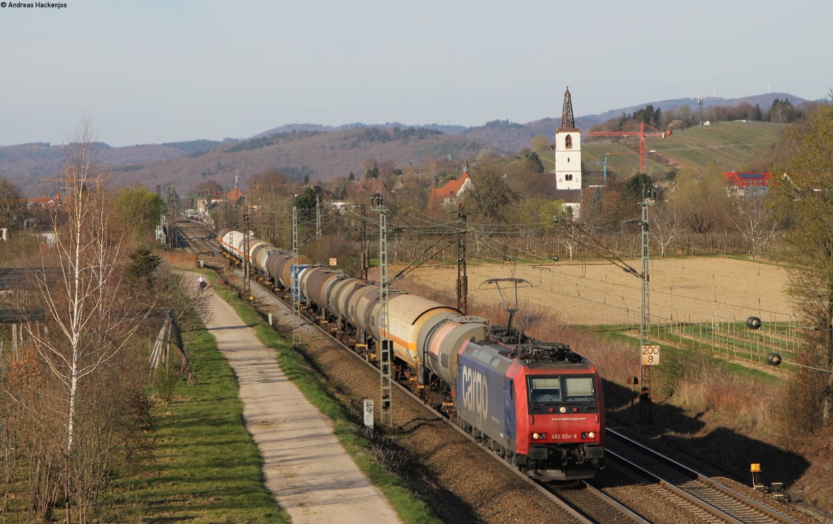 Re 482 004-9 mit einem KV Zug bei Denzlingen 19.3.14