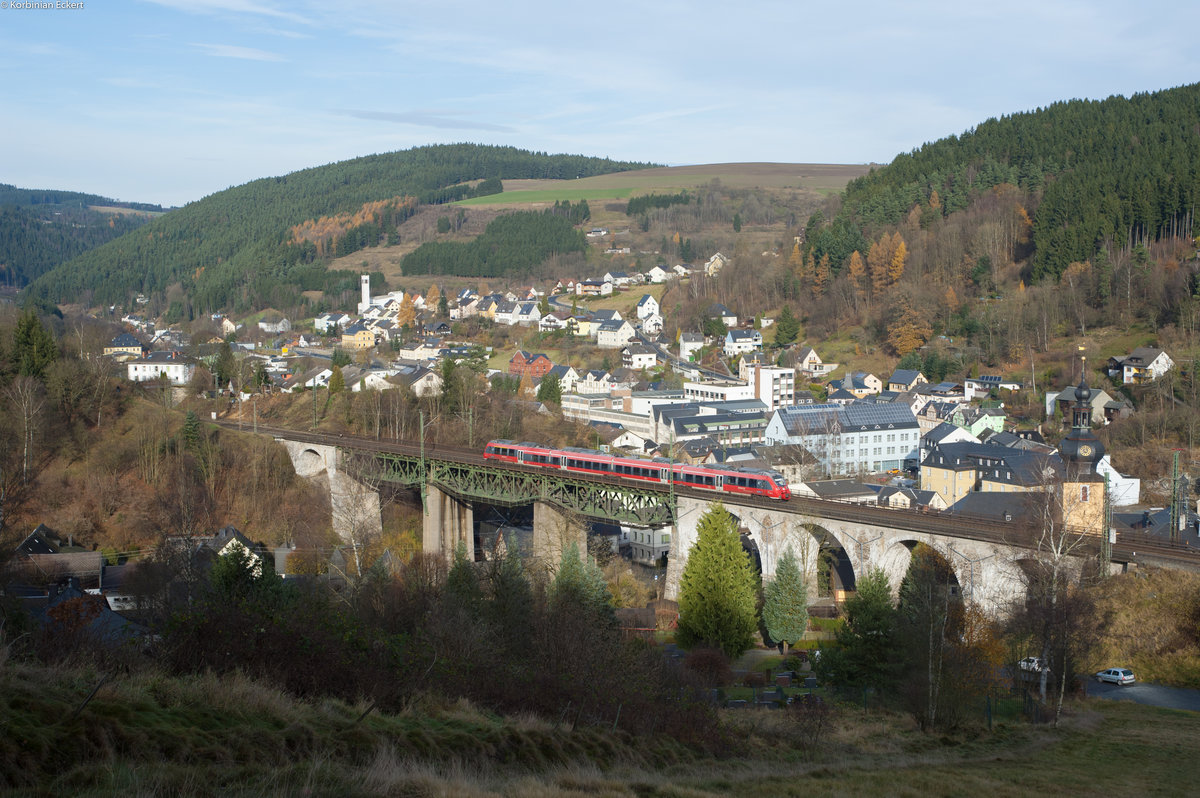 RE 4985 von Jena Saalbf nach Lichtenfels bei Ludwigsstadt, 23.11.2017