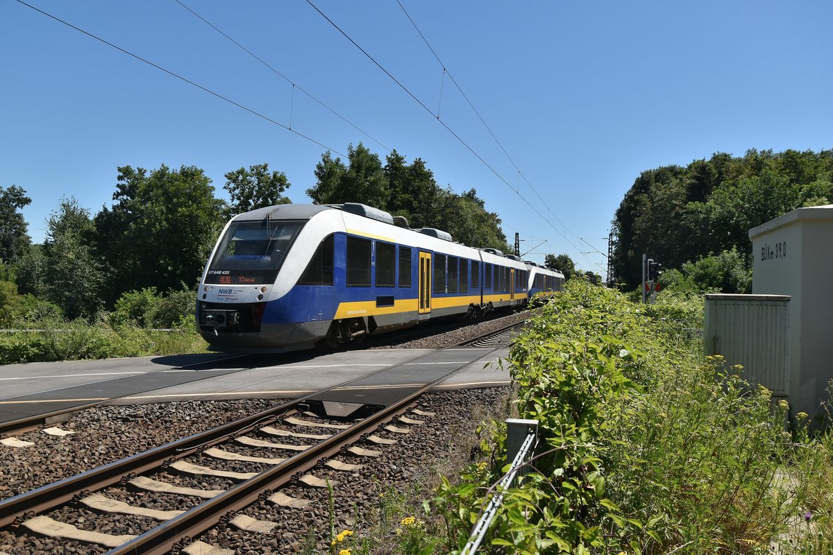 RE10 nach Kleve am Bü Tilmeshof bei Kaarst Broicherseite am Sonntag den 1.7.2018