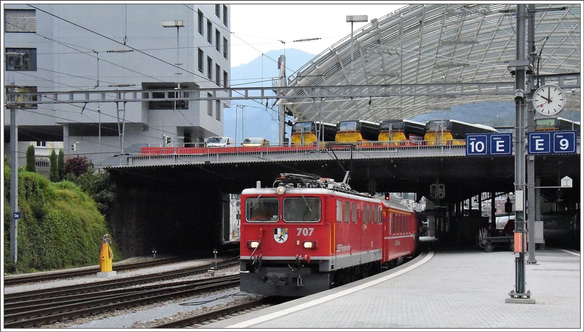 RE1129 nach St.Moritz mit Ge 6/6 II 707  Scuol  verlässt Chur. (15.09.2016)