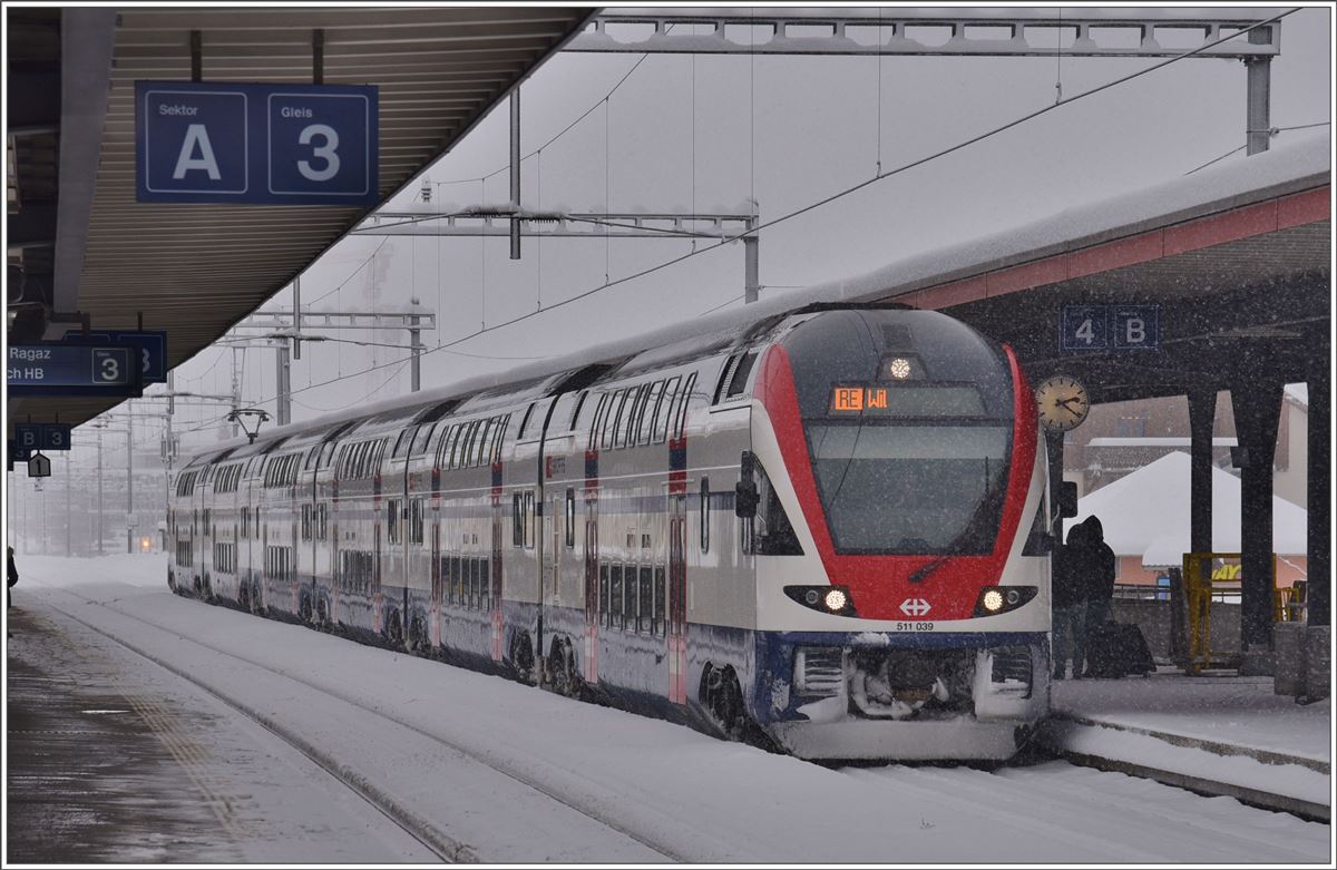 RE4876 nach Wil mit 511 036 ZVV in Landquart. (14.01.2017)