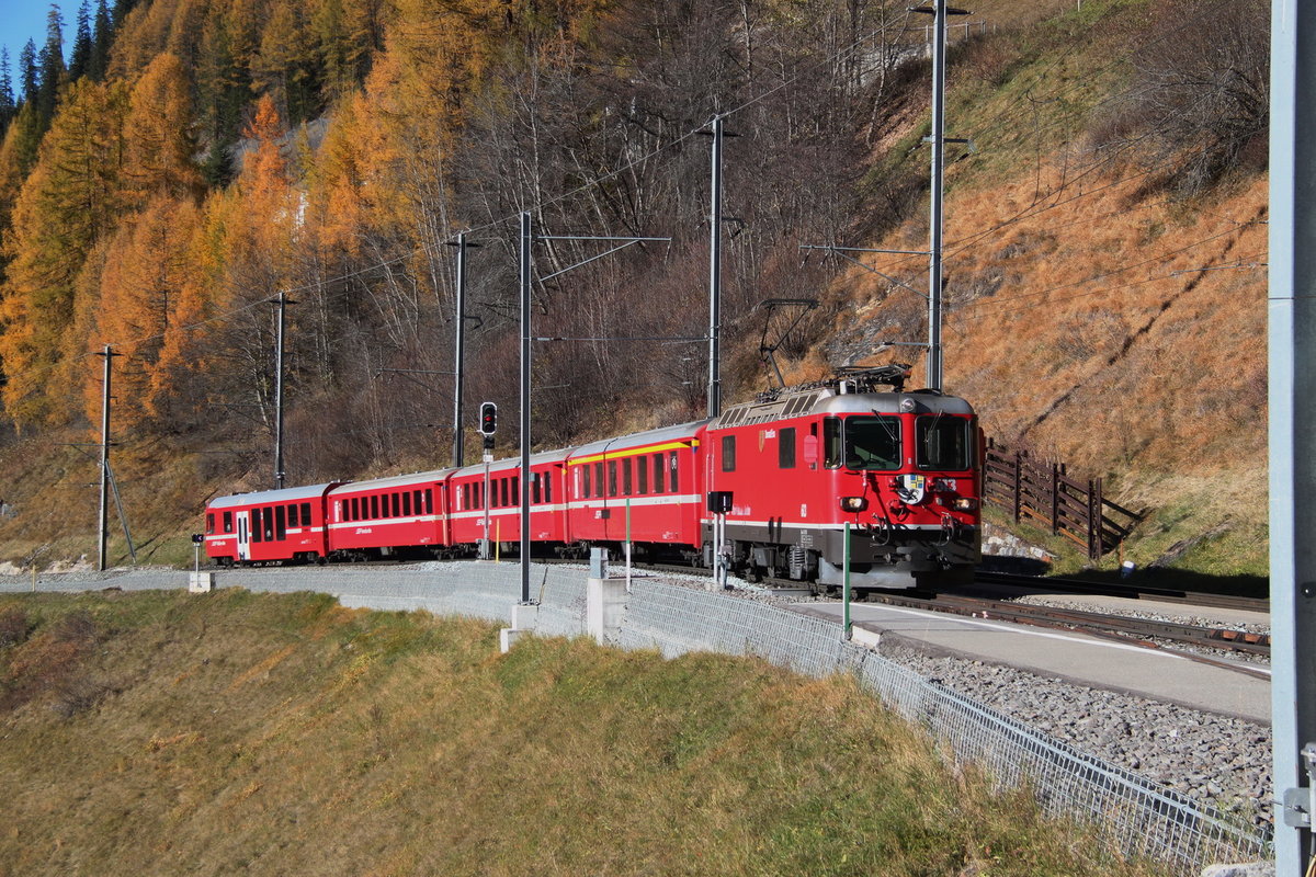 Regio nach St.Moritz kurz vor der Station Bergün/Bravuogn 
31.10.17