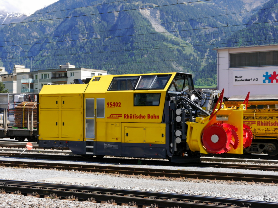 RhB - Schneeräumungsfahrzeug X rot m 95402 in Thusis am 07.05.2015