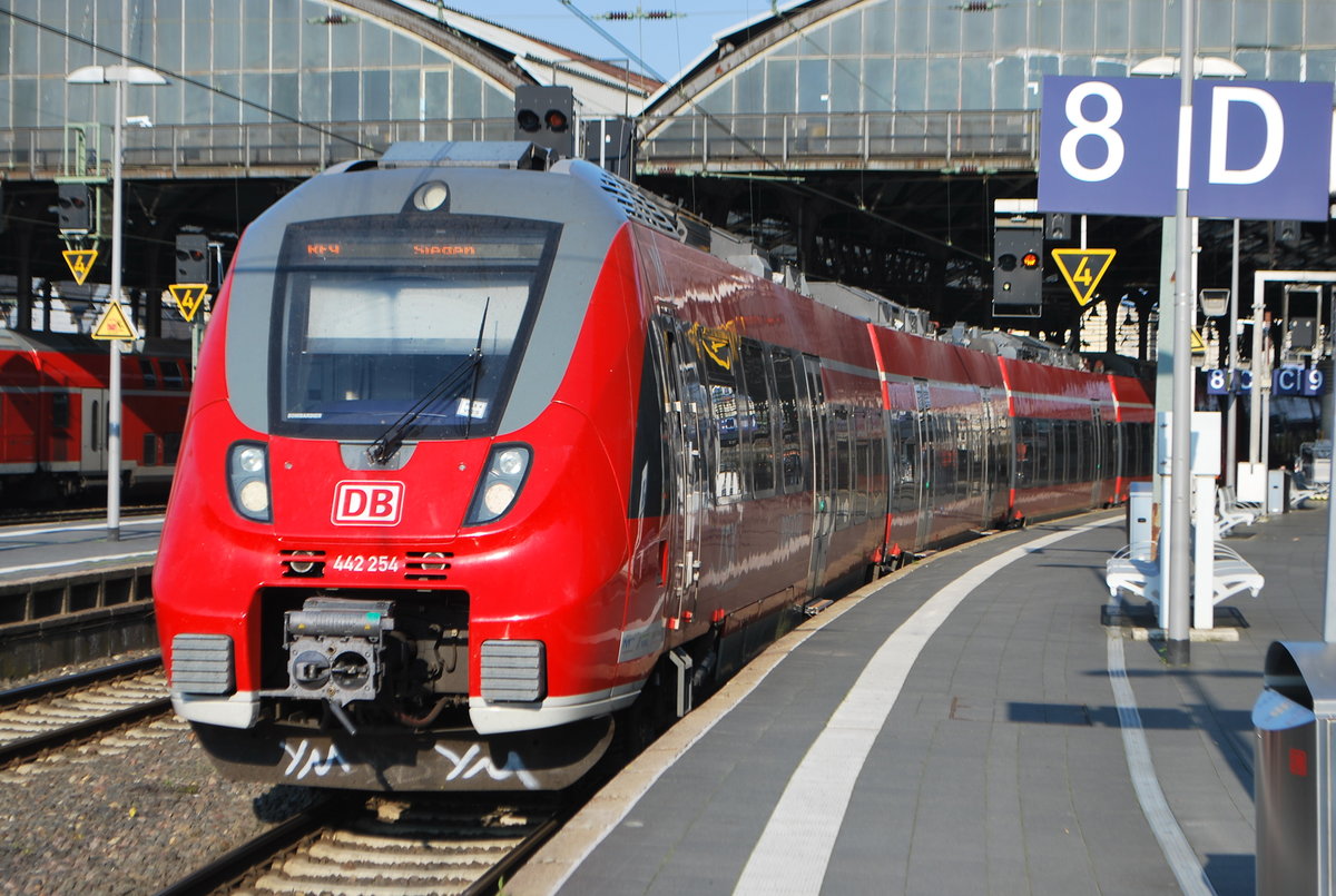 Rhein-Sieg-Express wartet auf Grün im Aachener Hbf (24. September 2017)