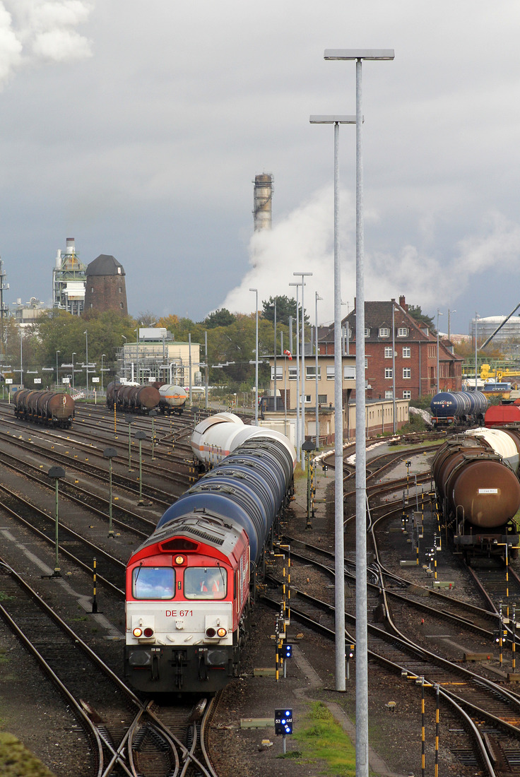 RheinCargo DE 671 // Güterbahnhof Köln-Godorf Hafen // 10. November 2017