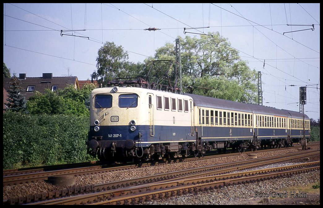Rinkerode am 9.7.1993 um 17.13 Uhr: 141207 mit N 7259 nach Münster fährt ein.
