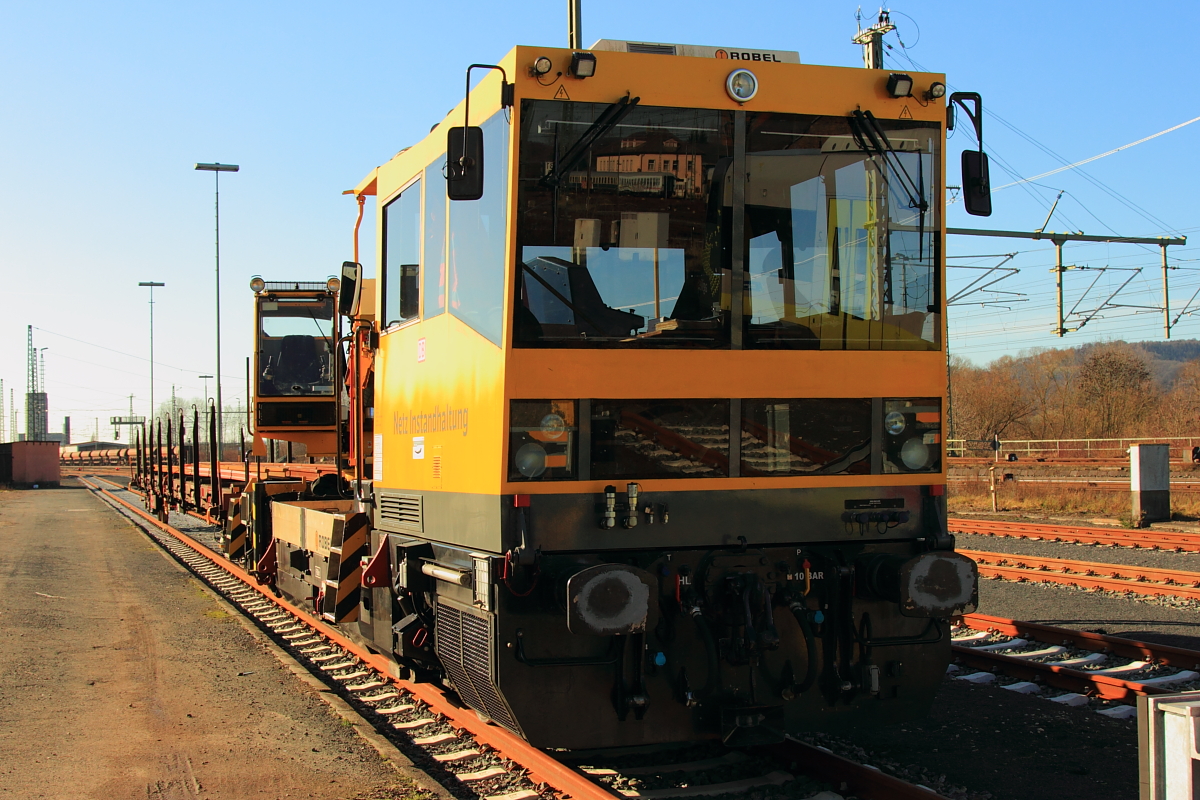 Robel Gleisarbeitsfahrzeug BAMOWAG 54.22 DB Netzinstandhaltung in Lichtenfels am 29.01.2016.