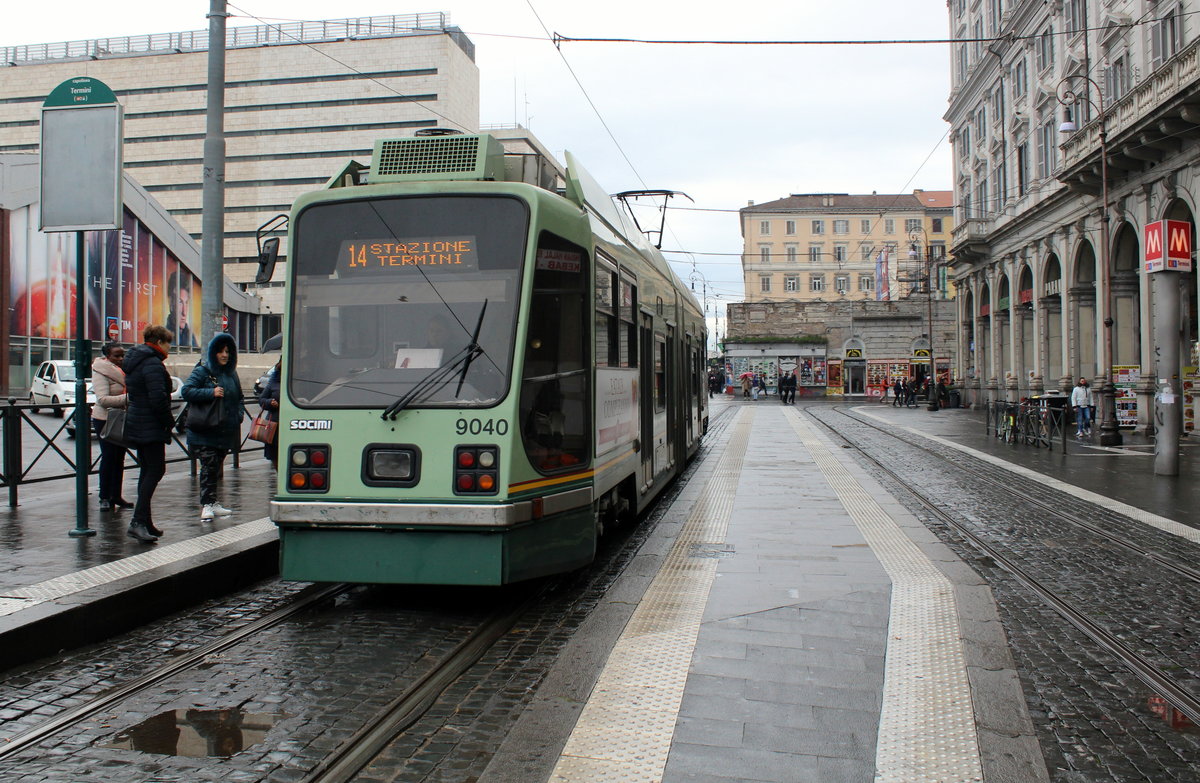 Roma / Rom ATAC SL 14 (Socimi-Tw 9040) Piazza dei Cinquecento / Stazione Termini am 20. Januar 2019.