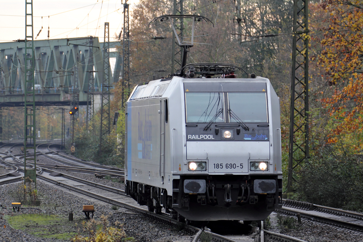 Rurtalbahn Cargo 185 690-5 in Recklinghausen-Süd 15.11.2014