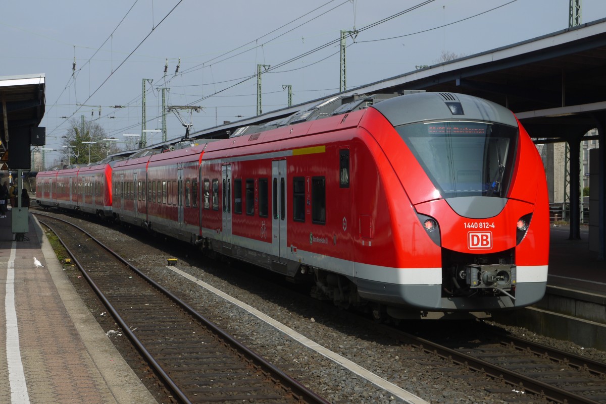 S 8 nach Hagen mit 1440er Doppeltraktion (hinten Einheit 312) in Neuss Hbf, 8.4.15.