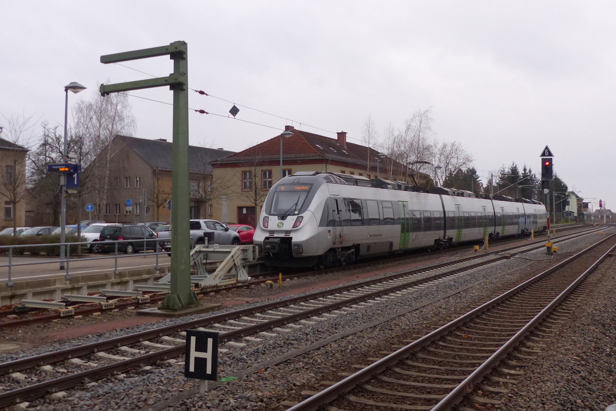 S-Bahn Mitteldeutschland 1442 712 als S 37640 (S6) nach Leipzig Messe, am 16.12.2017 in Geithain.