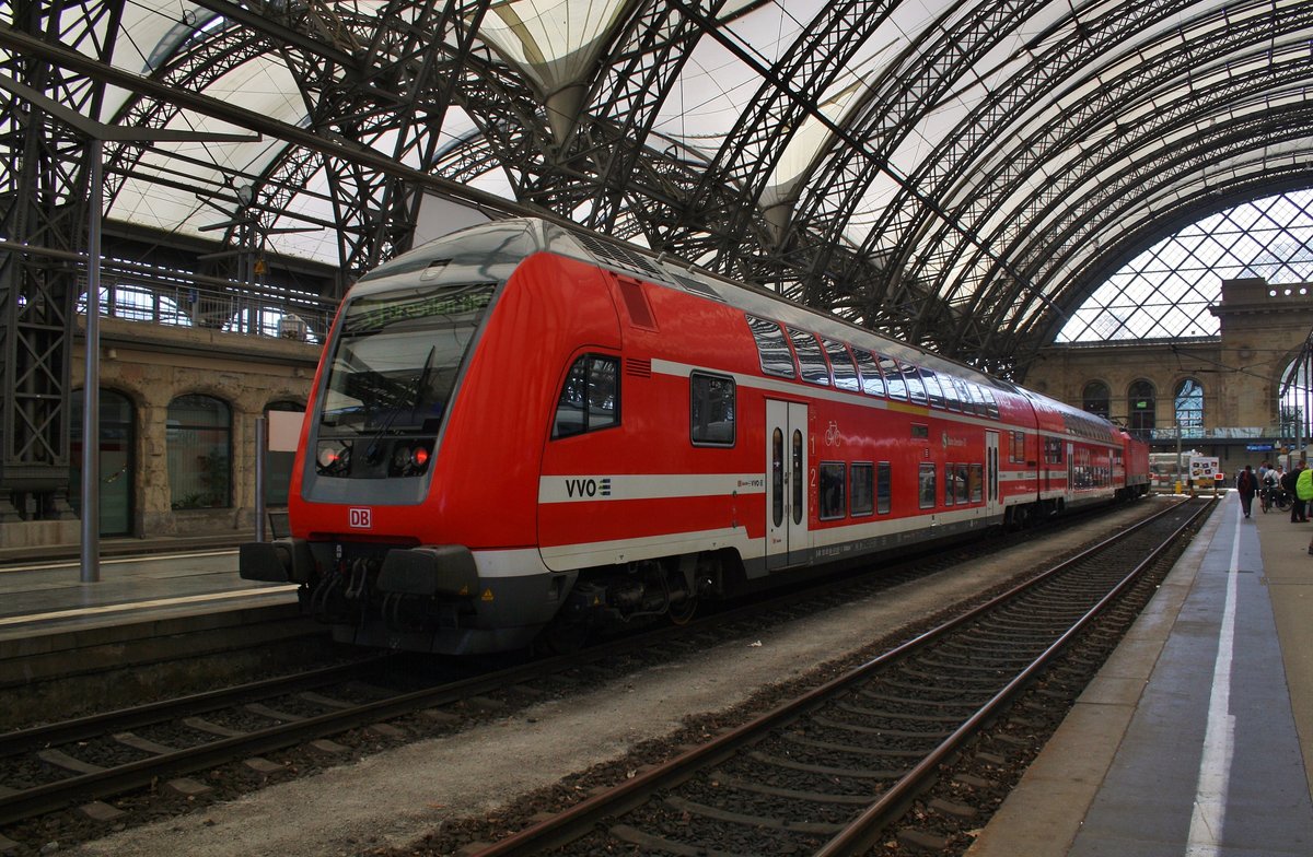 S3 von Tharandt hat am 27.5.2017 den Dresdener Hauptbahnhof erreicht. Zuglok war 143 120-4.