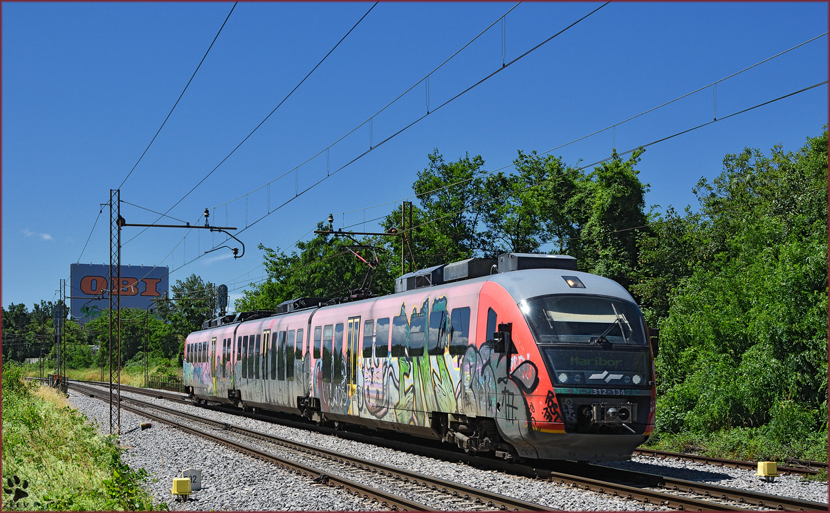 SŽ 312-134 fährt durch Maribor-Tabor Richtung Maribor HBF. /17.6.2016