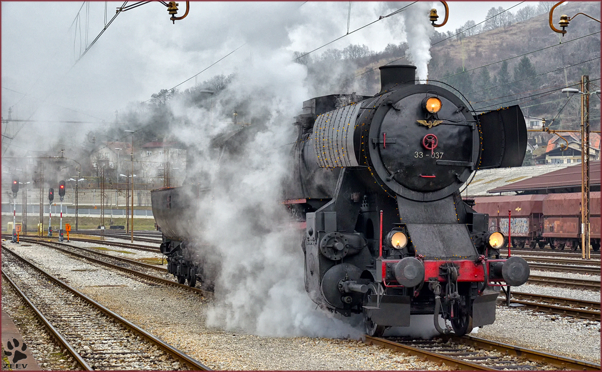 SŽ 33-037 rangiert auf Maribor HBF. /20.12.2016