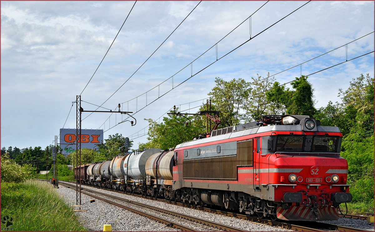 SŽ 363-035 zieht Güterzug durch Maribor-Tabor Richtung Norden. /19.5.2016