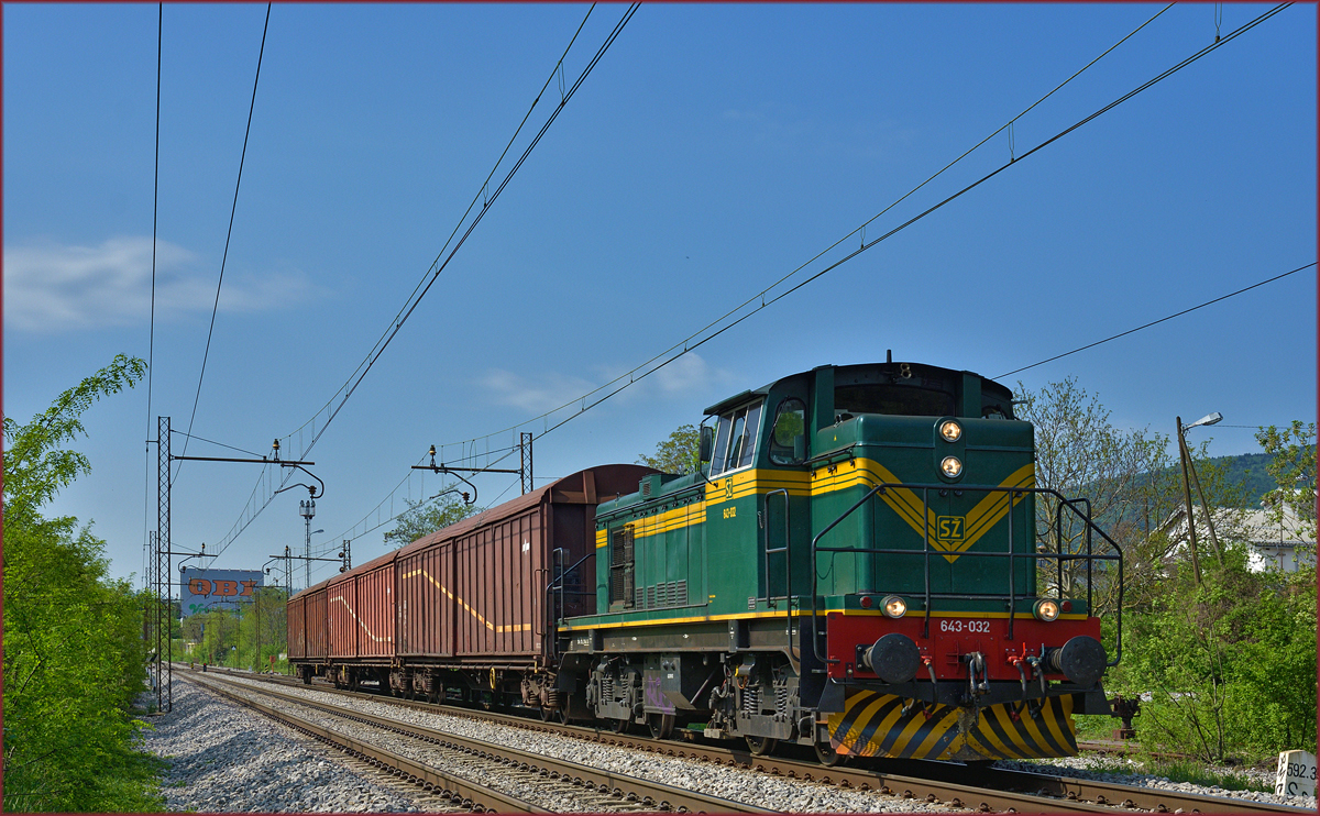 SŽ 643-032 zieht Güterzug durch Maribor-Tabor Richtung Maribor HBF. /24.4.2018