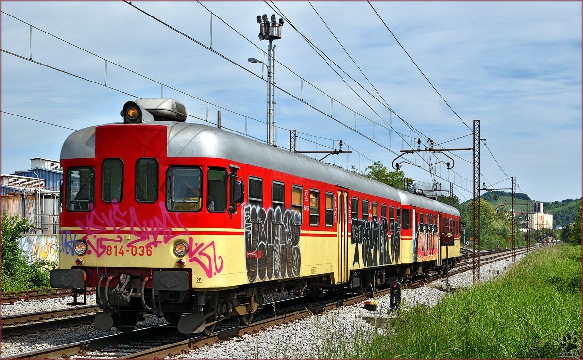 SŽ 814-036 fährt durch Maribor-Tabor Richtung Ormož. / 19.5.2016