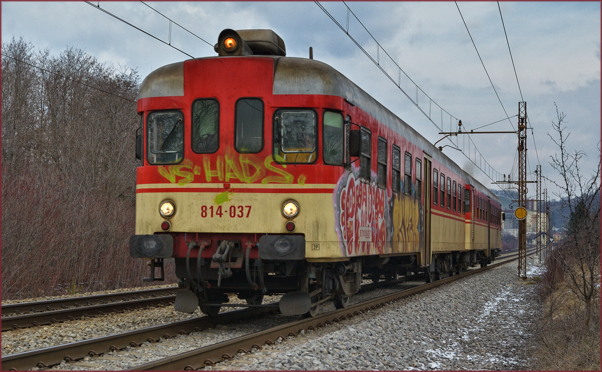SŽ 814-037 fährt durch Maribor-Tabor Richtung Ormož. /20.3.2018