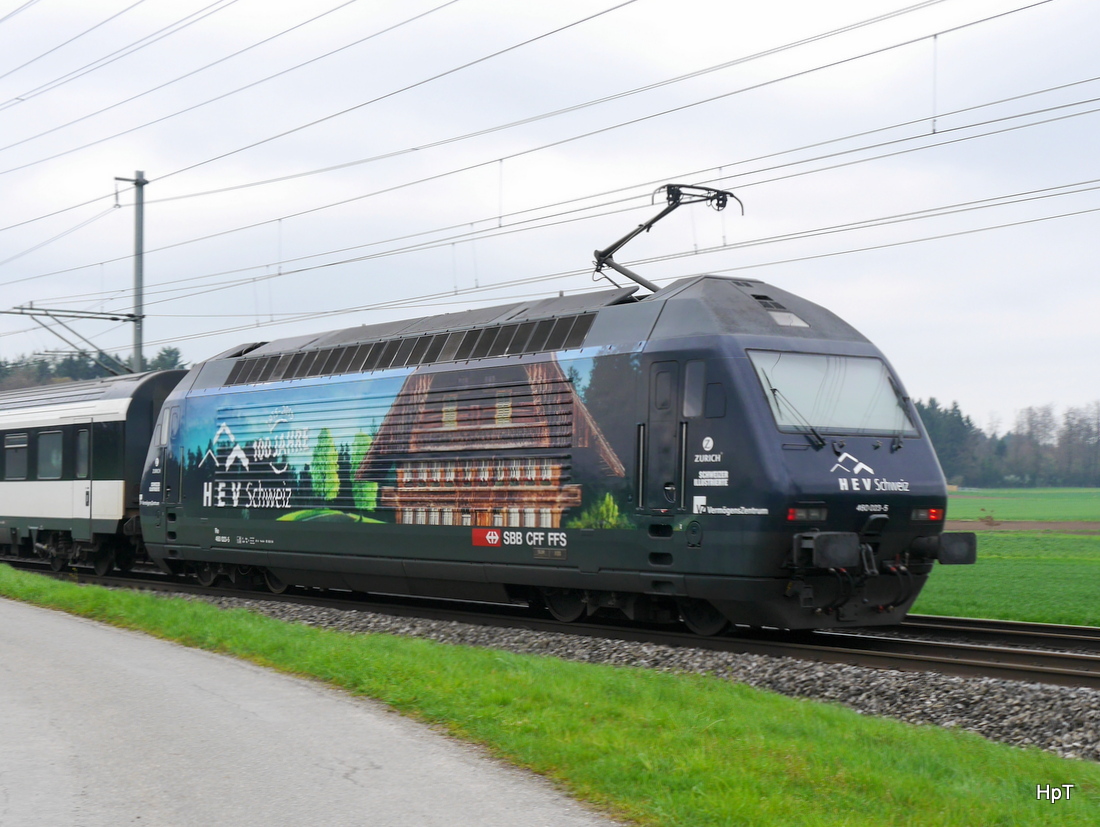 SBB -  460 023-5 unterwegs bei Lyssach am 18.04.2015