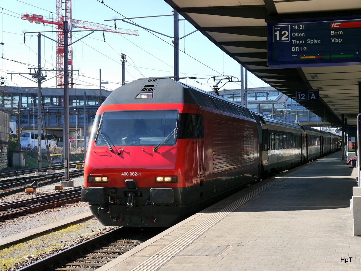 SBB - 460 082-1 mit IE nach Brig im Bahnhof Basel am 10.03.2017