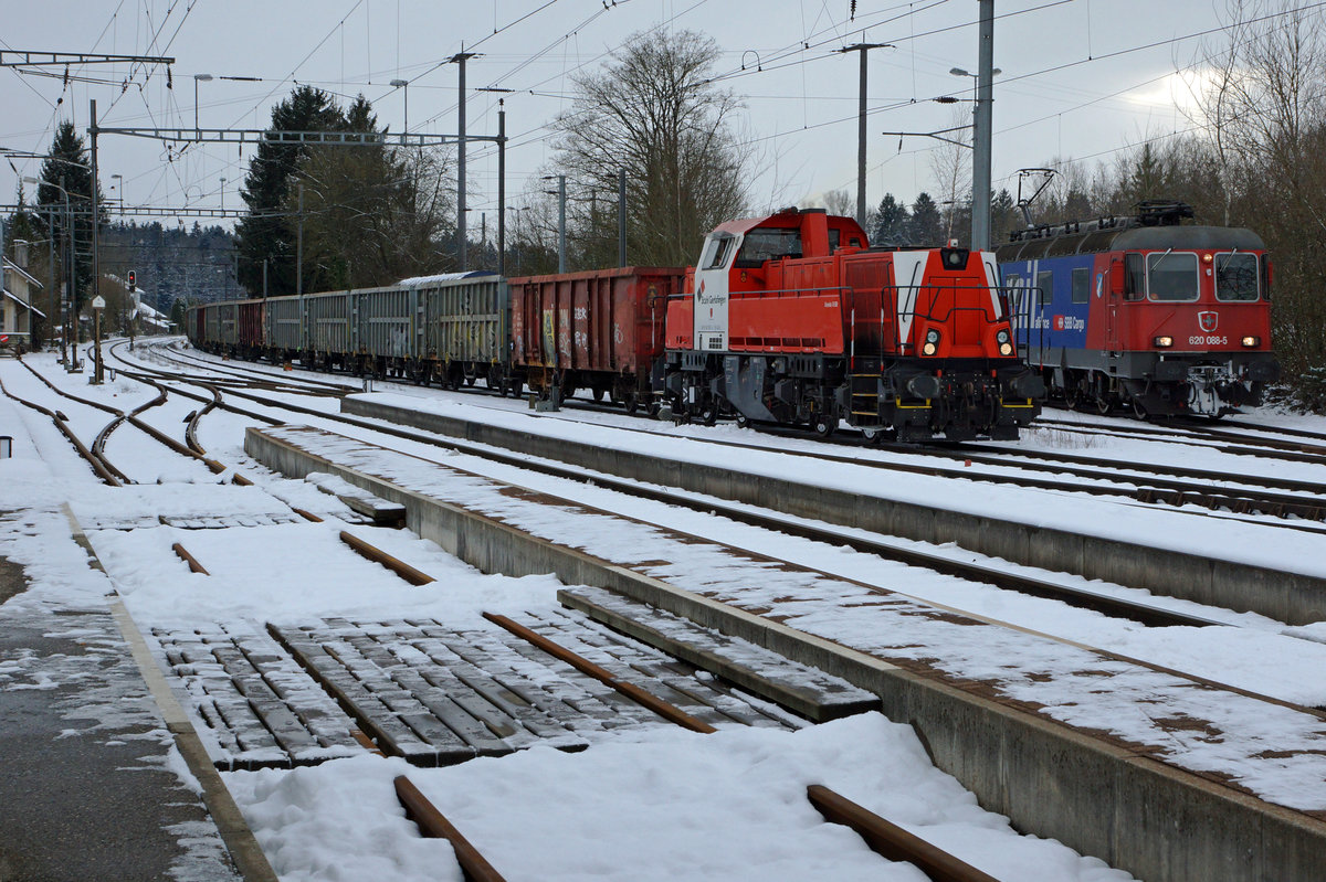 SBB: Am 16. Januar 2017 schaffte es wieder einmal die Xrail Re 620 088-5  Linthal  nach Gerlafingen, was der Bahnfotograf trotz schlechtem Wetter mit grosser Kälte und starker Bise genoss.
Foto: Walter Ruetsch