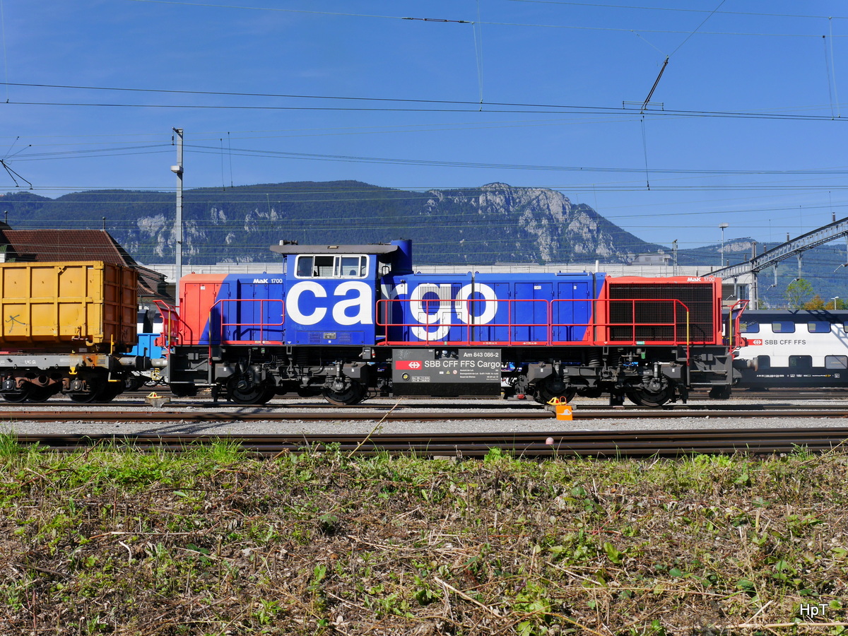 SBB - Am 843 066-2 bei Rangierarbeiten im Güterbahnhof von Solothurn am 21.09.2017
