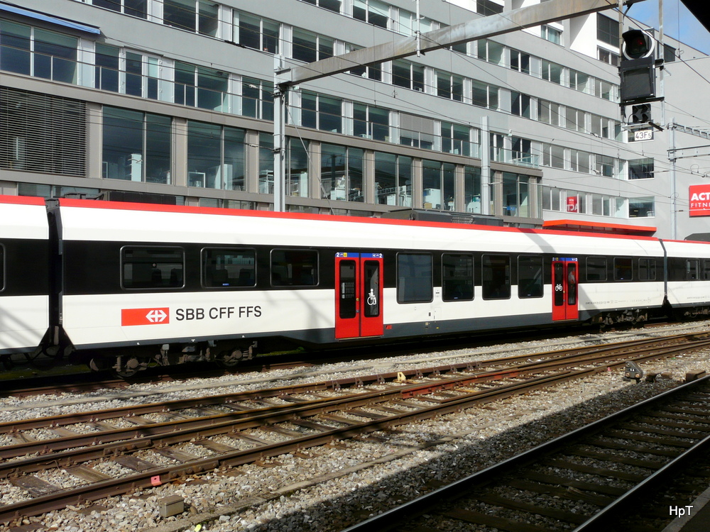 SBB - DOMINO Personenwagen 2 Kl. B 50 85 29-43 133-2 in Fribourg am 01.03.2014