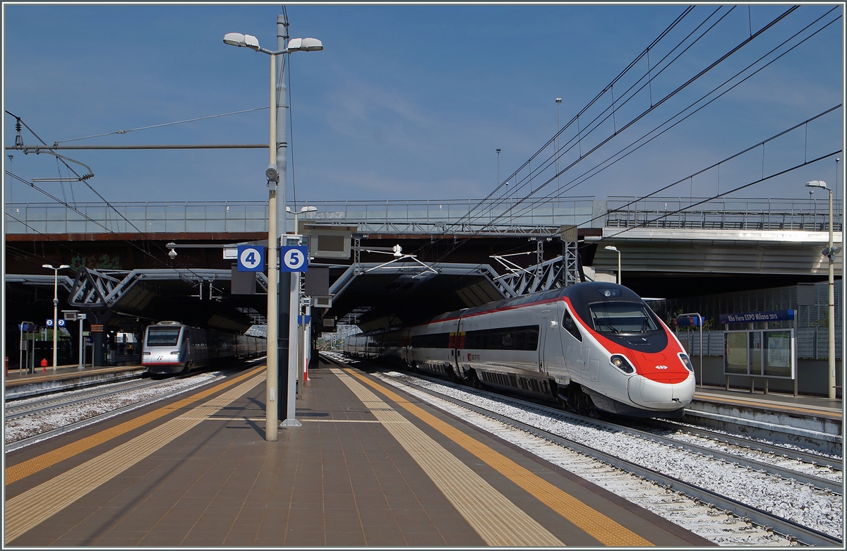 SBB ETR 610 von Basel SBB nach Milano und FS ETR  470 als Expo-Zug von Zürich gekommen im Expo Bahnhof Rho Fiera Expo Milano 2015.
22. Juni 2015