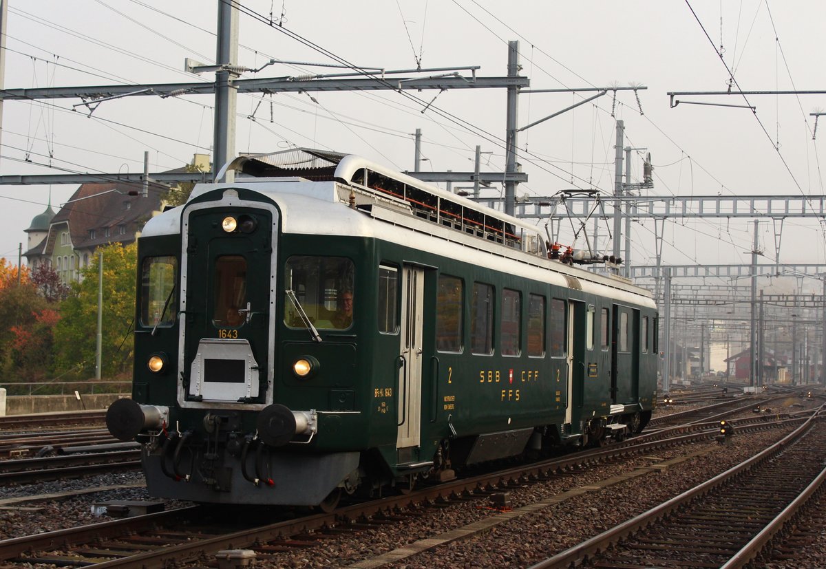 SBB Historic BDe 4/4 Nr. 1643  Wyländerli  unterwegs am Morgen des 14. Oktober 2017 zum Gleis 6 im Bahnhof Winterthur.