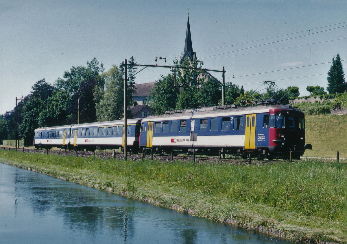 SBB: RBe 540-Pendel bei Bürglen TG im Mai 1997.
Foto: Walter Ruetsch