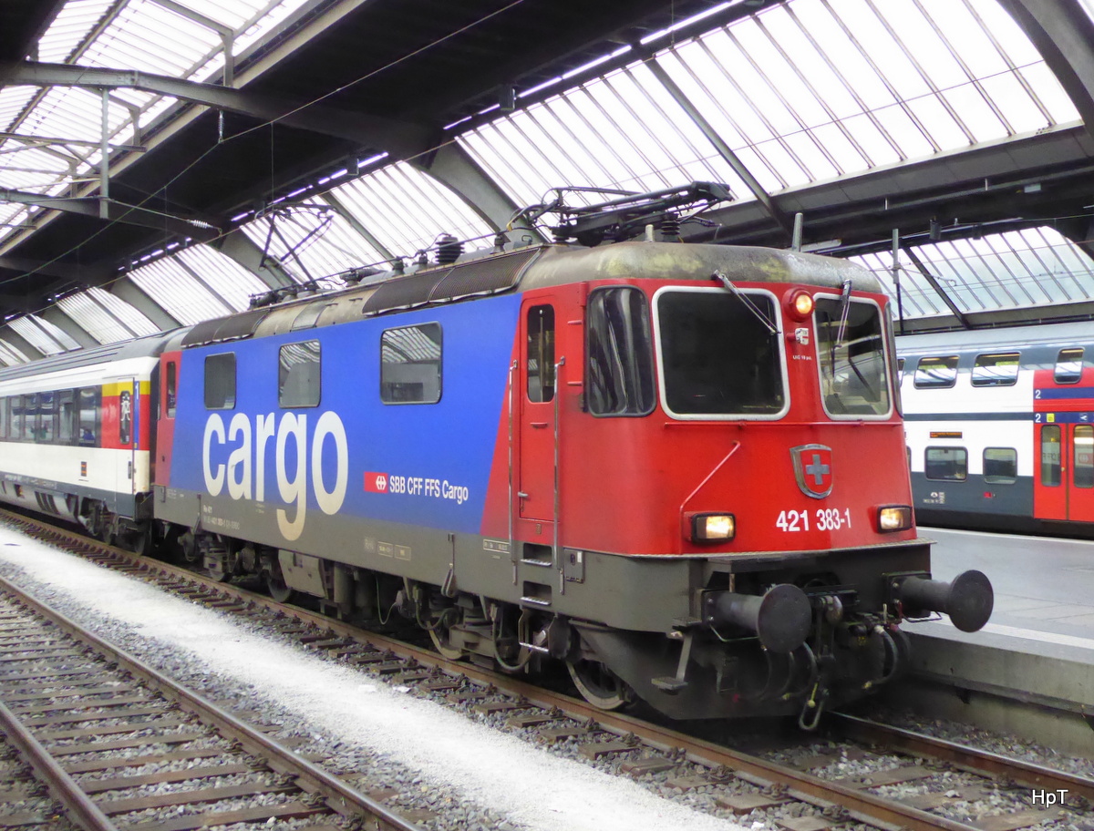 SBB - Re 4/4  421 383-1 in HB Zürich am 23.04.2016