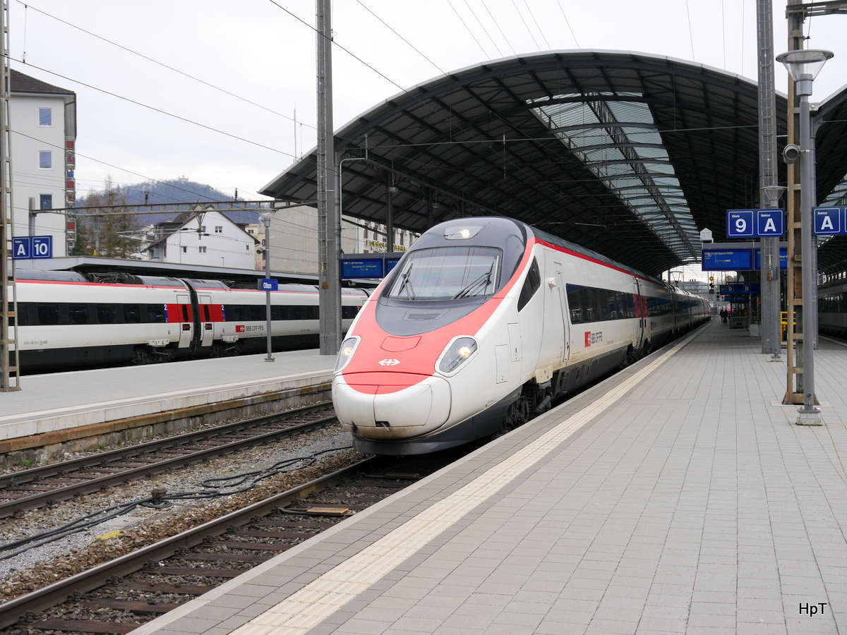 SBB - Triebzug ETR 610 710-1 im Bahnhof Olten am 28.03.2016