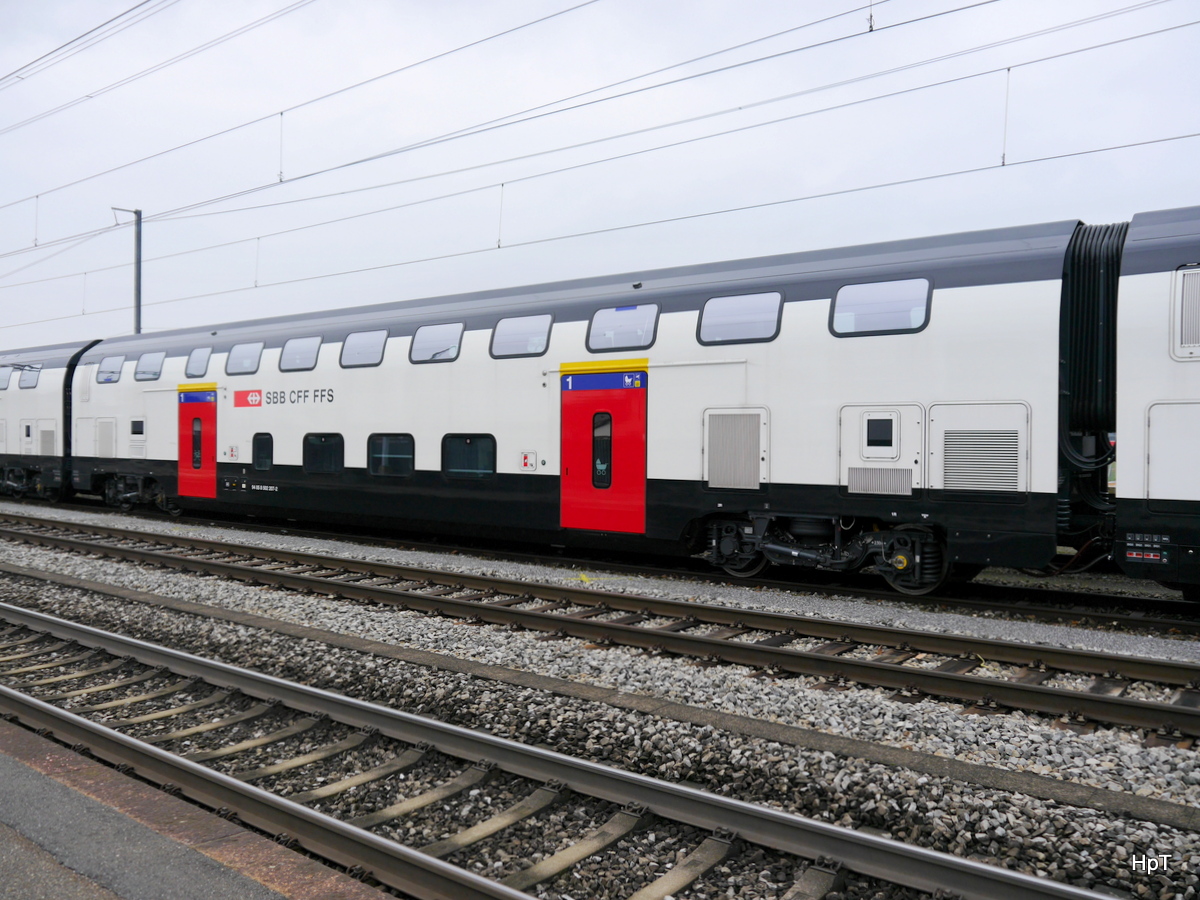 SBB - TWINDEXX Personenwagen 1 Kl. A 94 85 8 502 207-2 abgestellt in Luterbach-Attisholz am 27.01.2018