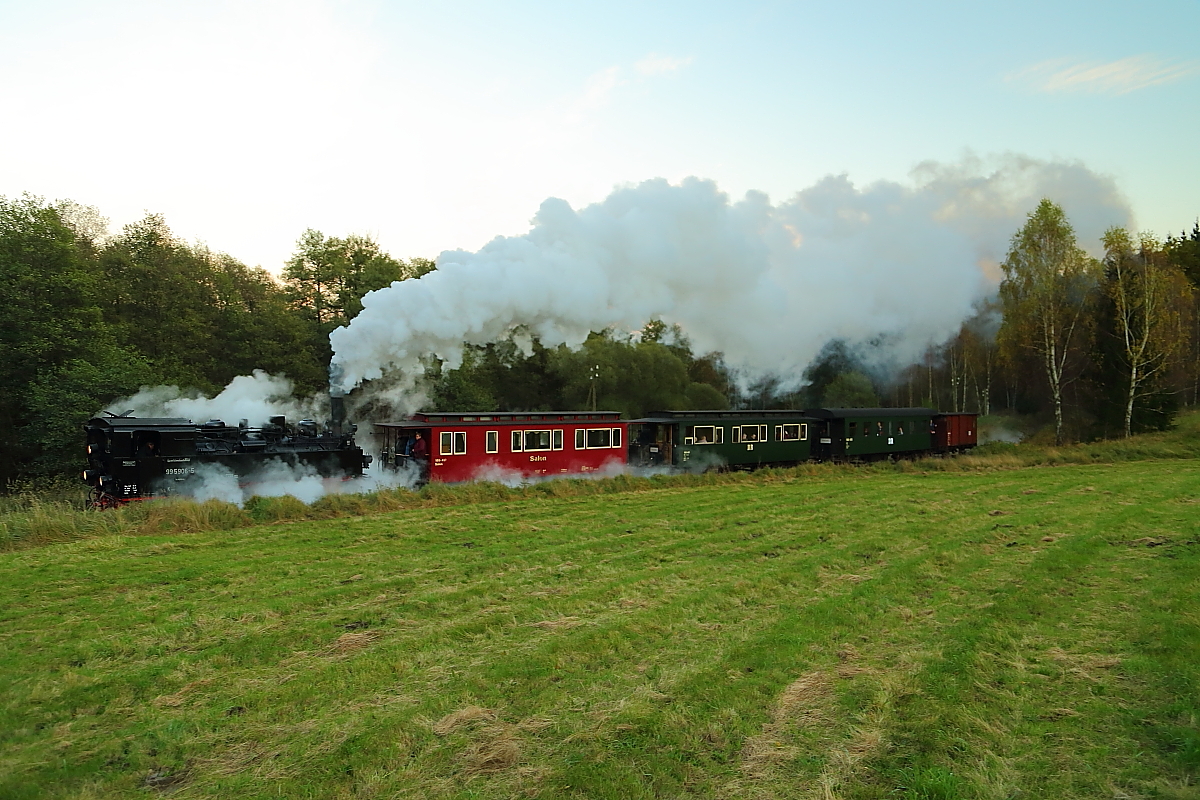 Scheinanfahrt von 99 5906 mit IG HSB-Sonderzug zwischen Mägdesprung und Sternhaus-Ramberg (Kilometer 8,4) am 17.10.2014. (Bild 6)