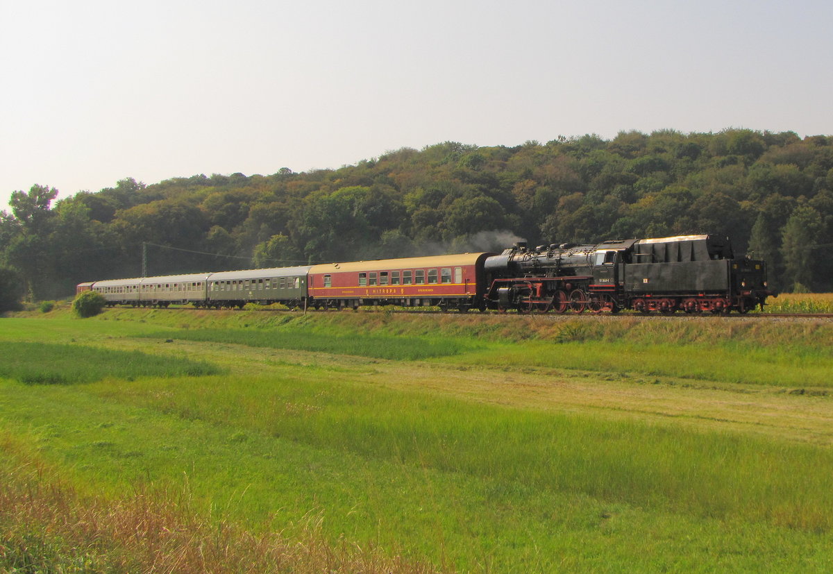 SEM 50 3648-8 mit dem DPE 61485 von Chemnitz nach Freyburg, am 10.09.2016 bei Kleinjena.