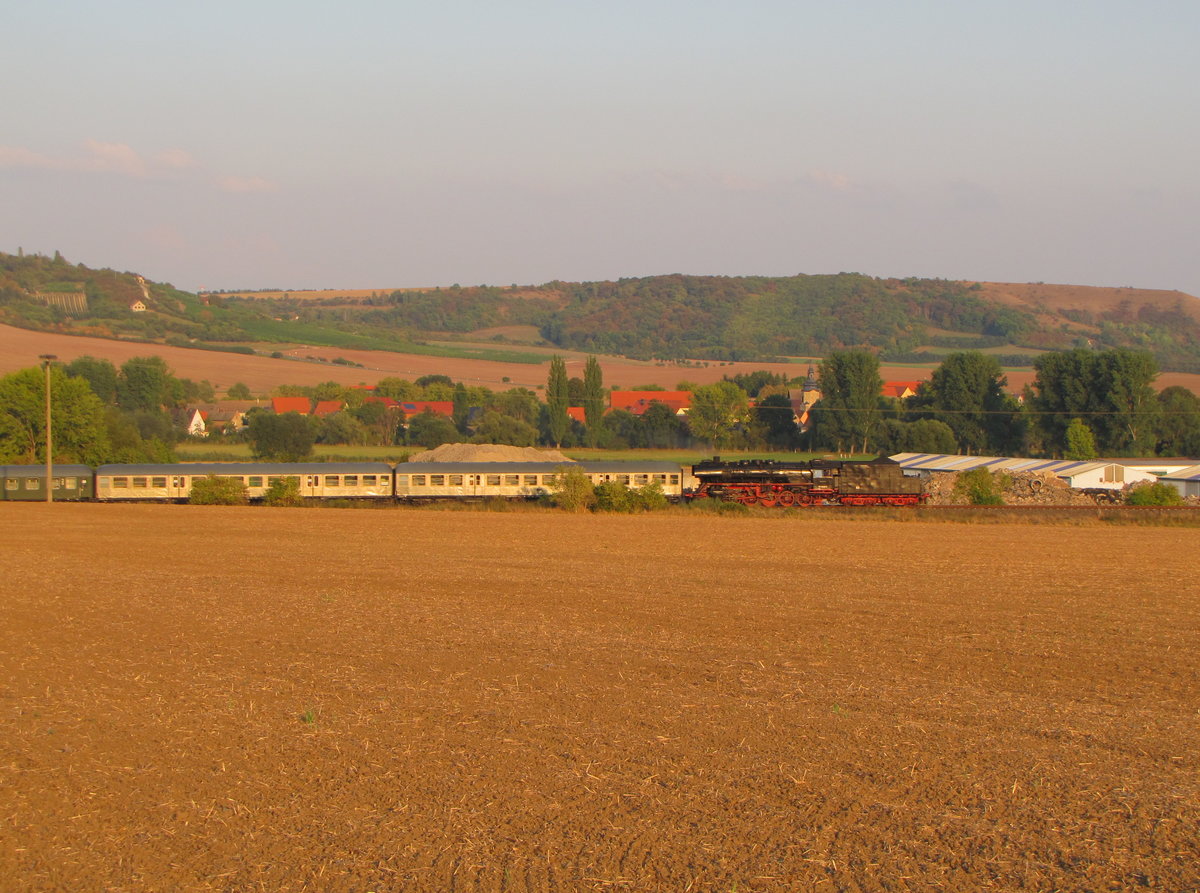 SEM 50 3648-8 mit dem DPE 62145 von Karsdorf nach Chemnitz Hbf, am 10.09.2016 bei Laucha (Unstrut).