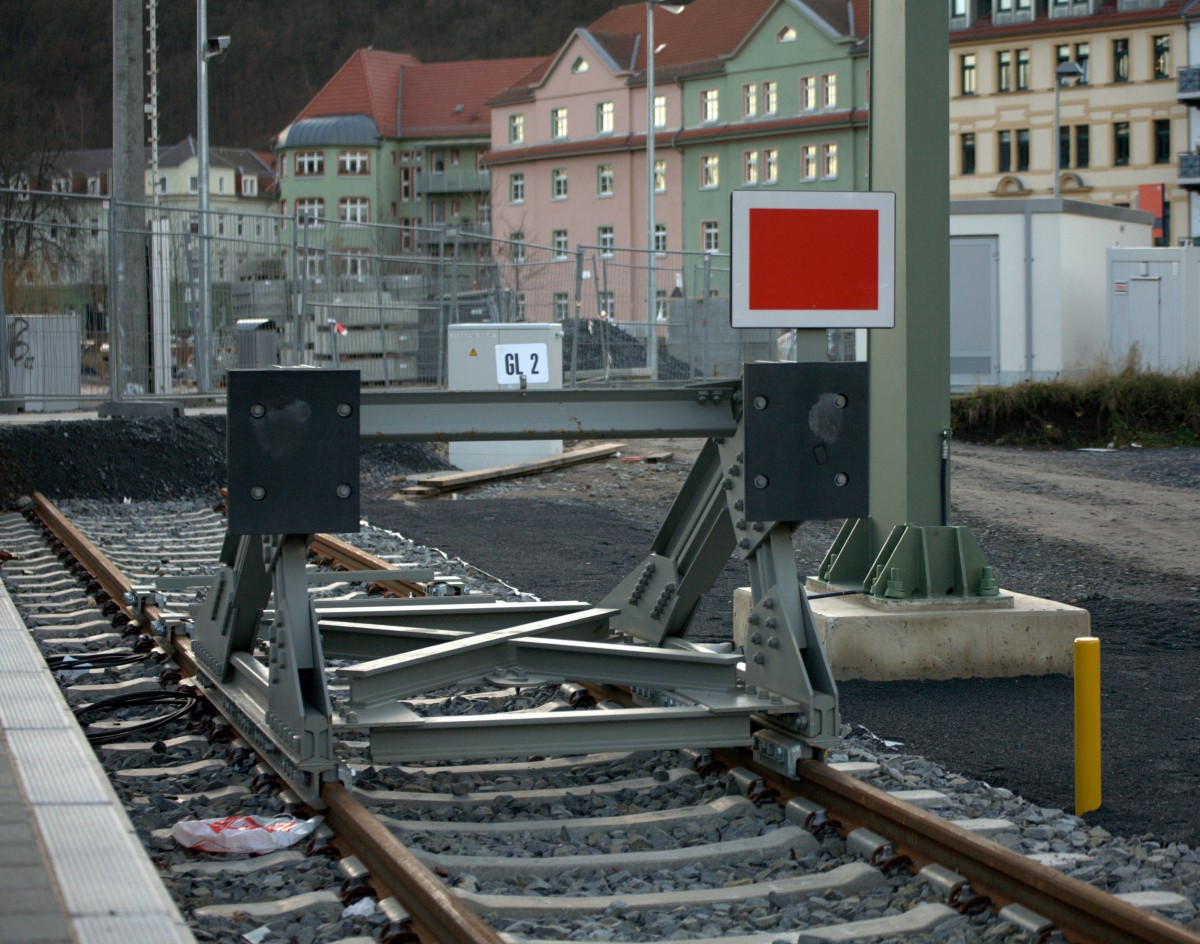 Sh2 am Prellbock in Meißen Triebischtal. 27.12.2013 15:50 Uhr