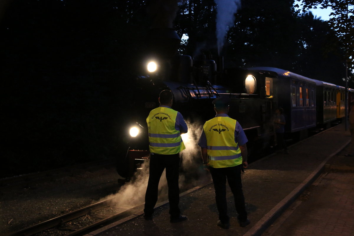 Sicherheit geht vor ,... Die Nacht oder Dämmerungsfahrten auf der Stainzer Lokalbahn sind zwar stark rückläufig aber wenn´s dazu kommt ist man in Punkto Sicherheit gerüstet. Mondscheinfahrt am 13.08.2016