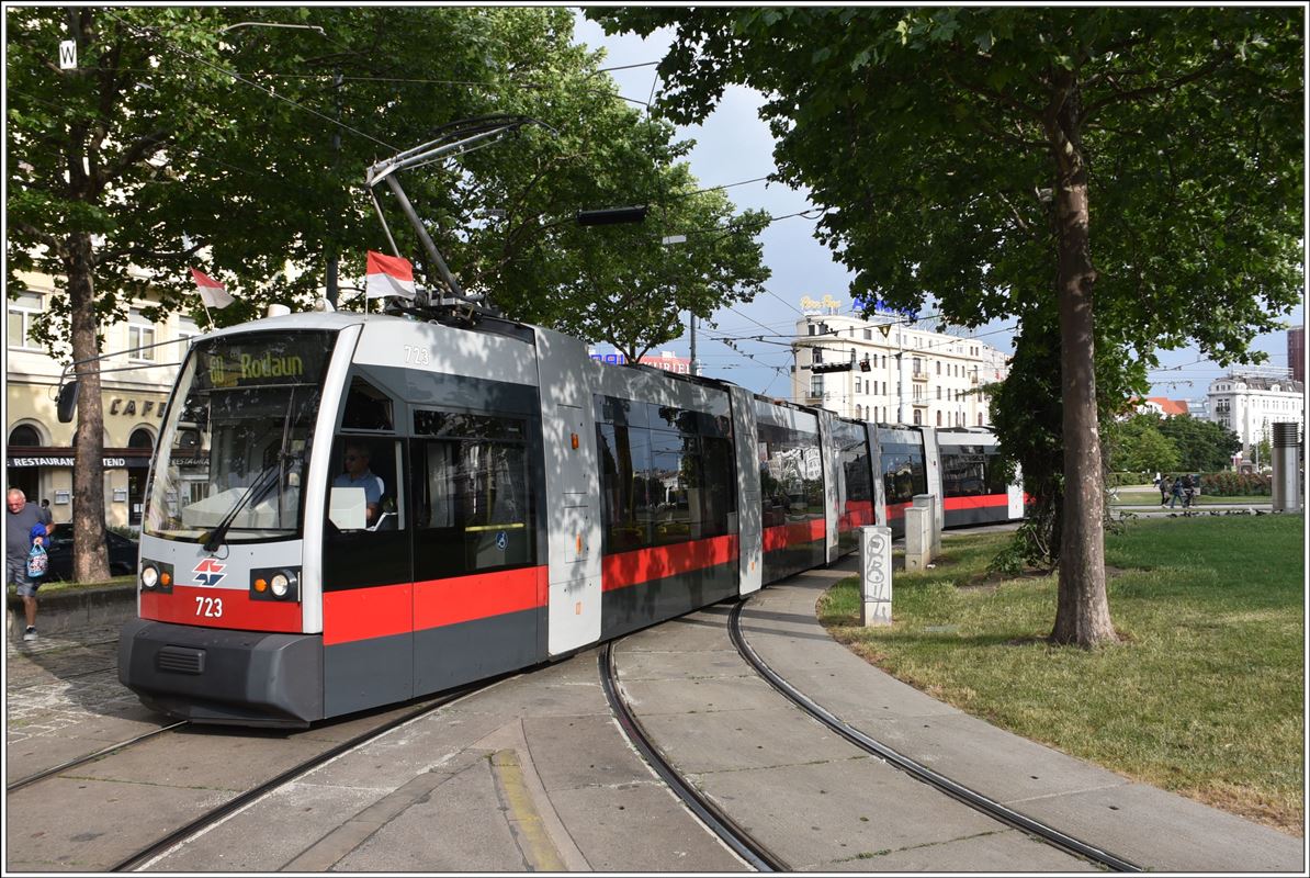 Siemens ULF 723 der Linie 60 nach Rodaun beim Wien Westbf. (14.06.2018)