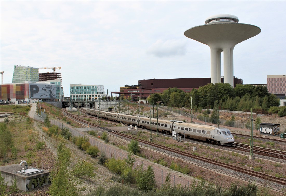 Snabbtåg 538 aus Kopenhagen durchfährt am 29.08.2018 auf seinem Weg nach Stockholm den Bahnhof Malmö Hyllie.