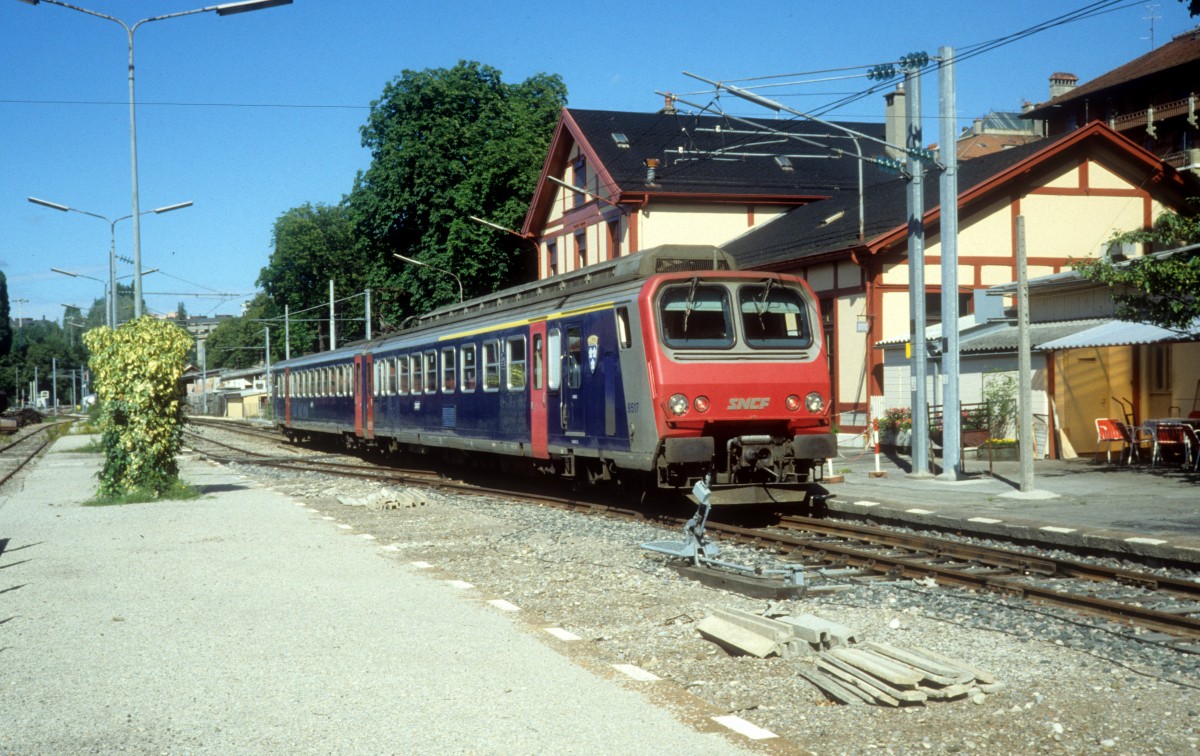 SNCF Triebzug (Z 9517) Genève Eaux-Vives am 8. Juli 1990.