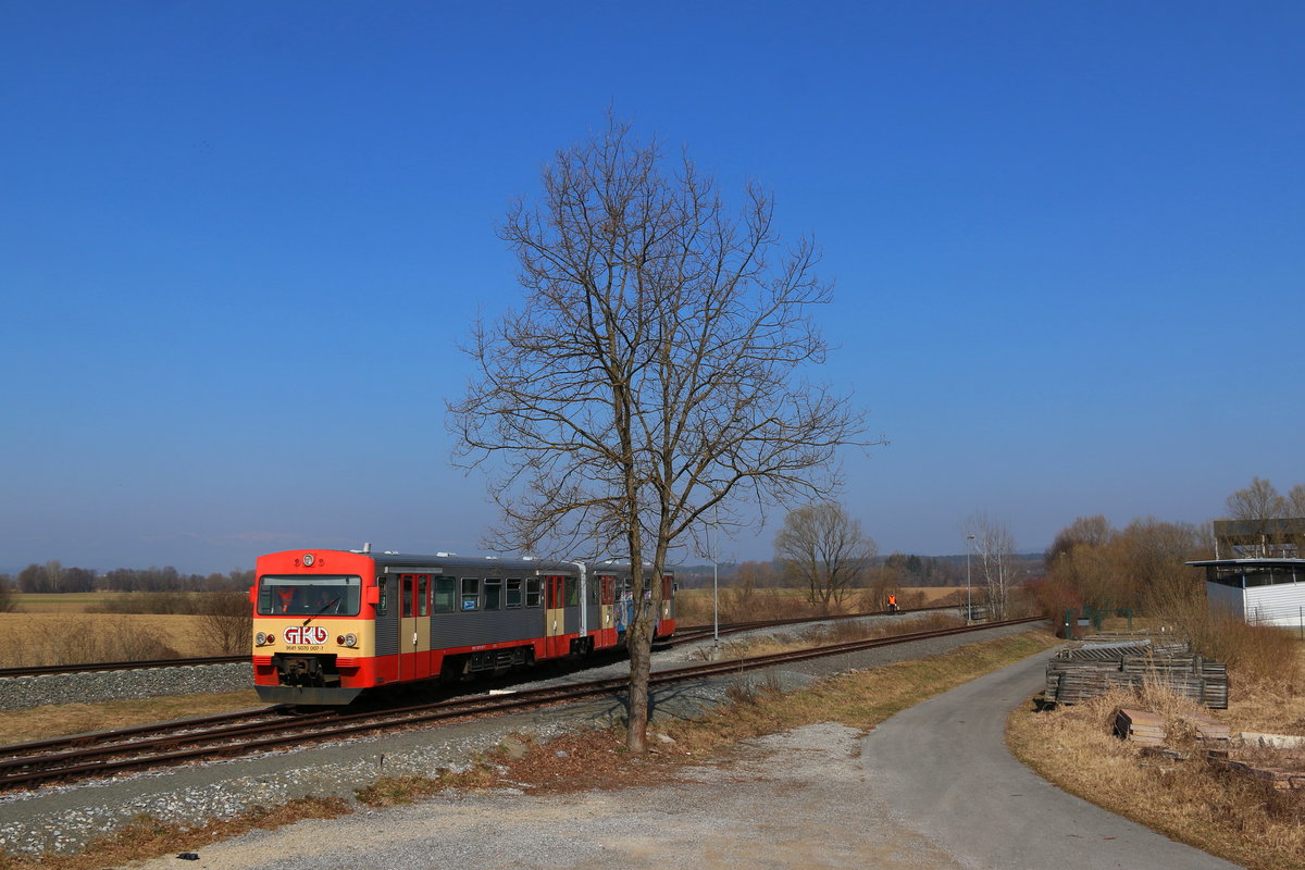 So , ausgerichtet rattert 5070.007-7 in die Anschlussbahn ELG am 16.03.2017