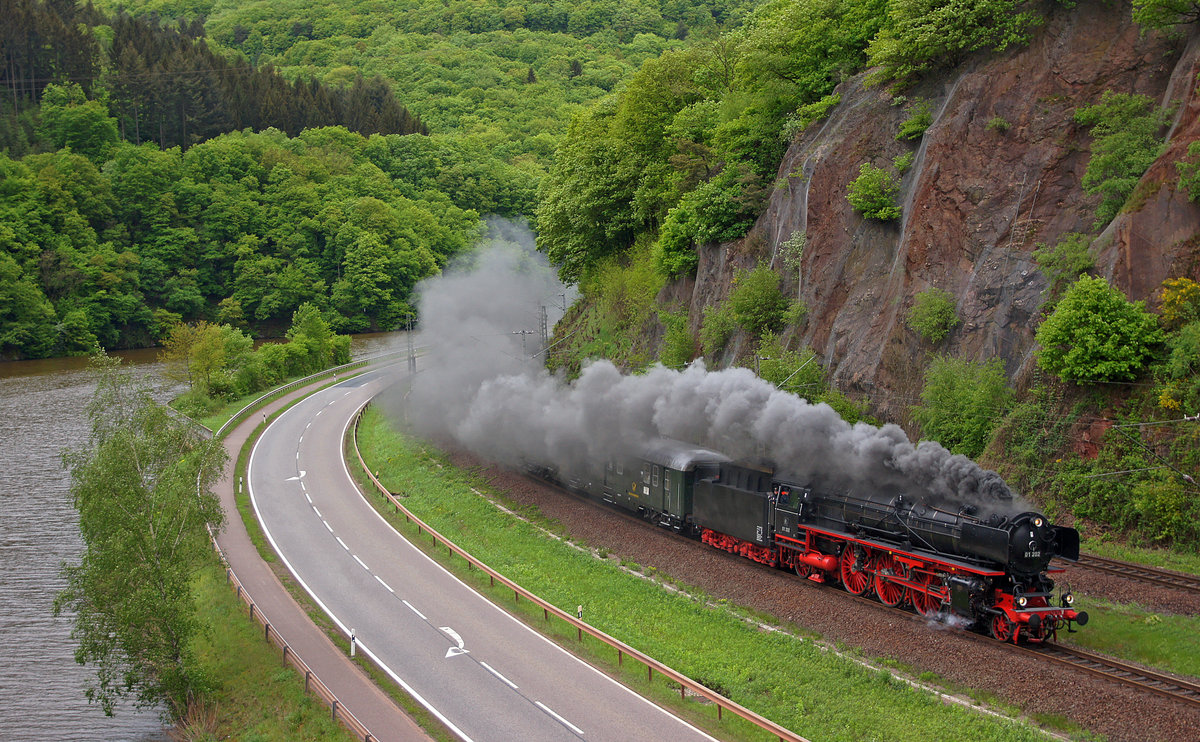 Sonderzug mit Lokomotive 01 202 am 30.04.2018
in Taben-Rodt an der Saar.