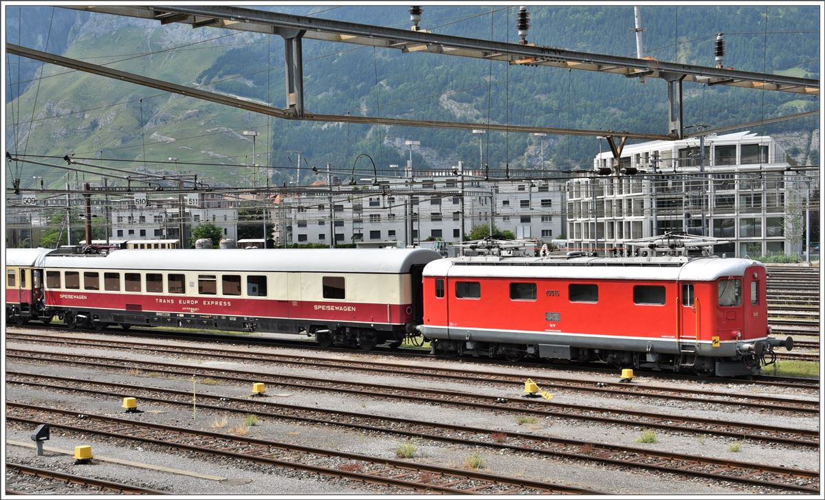 Sonderzugreise AKE-Eisenbahntouristik mit Re 4/4 I 10016 und drei TEE Wagen in Chur. (20.07.2017)