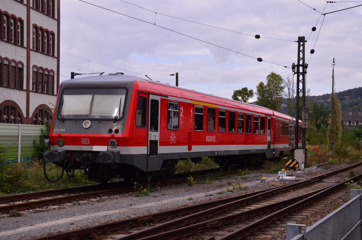 Sonntagruhe hat der 928 304, der hier in Weinheim an der Strecke nach Fürth im Odenwald abgestellt ist. 20.9.2015
